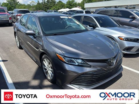 Used 2019 Toyota Camry LE FWD image 1