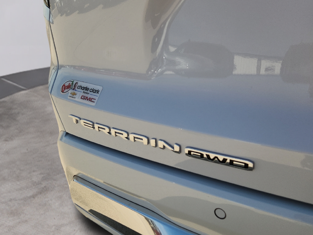 New 2027 GMC Terrain Denali w/ LPO, Floor Liner Package AWD/4WD image 25
