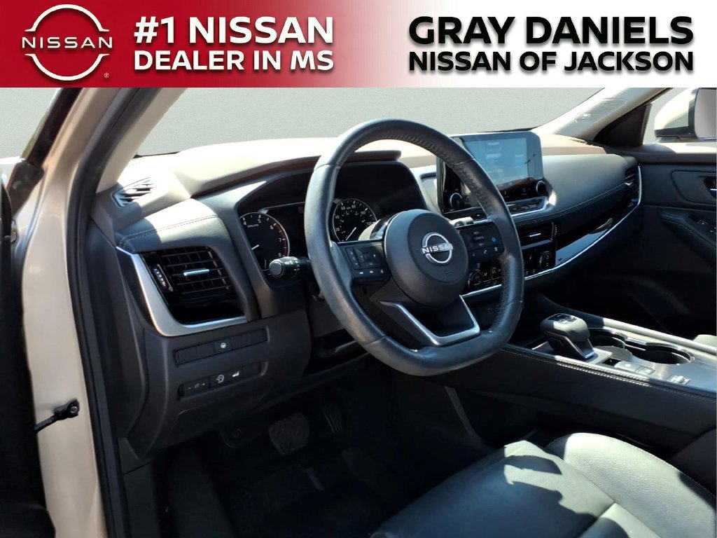 Used 2023 Nissan Rogue SL w/ SL Premium Package FWD image 11