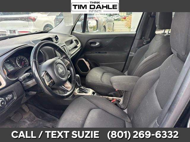 Used 2017 Jeep Renegade Latitude FWD image 10