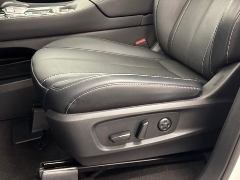 Used 2023 INFINITI QX60 Pure image 16