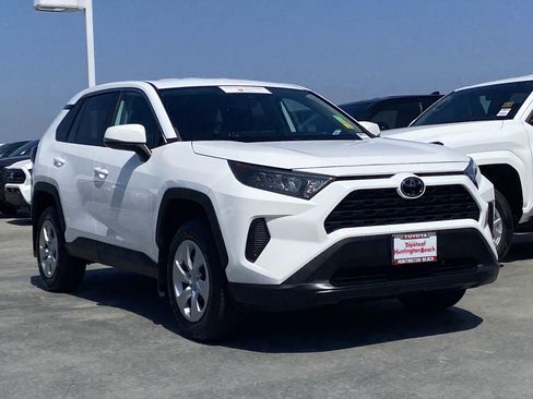 Certified 2022 Toyota RAV4 LE image 2