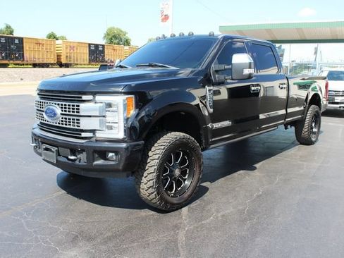 Used 2019 Ford F250 Platinum w/ Platinum Ultimate Package AWD/4WD image 16