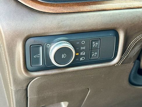 Used 2022 Ford Explorer King Ranch w/ Technology Package AWD/4WD image 10