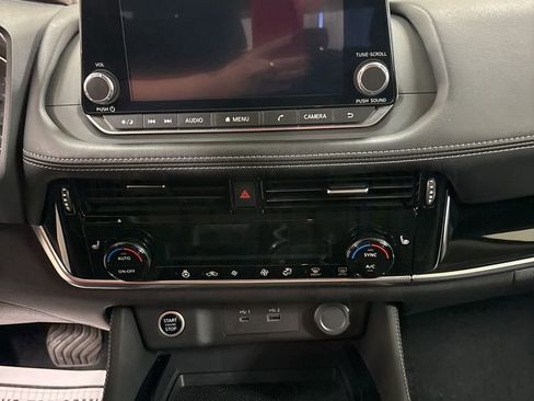 Used 2023 Nissan Rogue SL AWD/4WD image 12