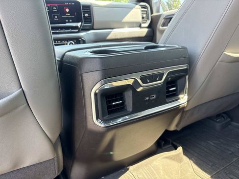 Used 2022 GMC Sierra 1500 SLT w/ SLT Premium Plus Package AWD/4WD image 31
