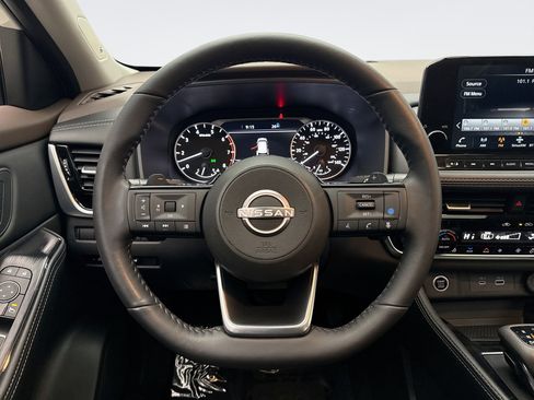 Used 2023 Nissan Rogue SL w/ SL Premium Package image 12