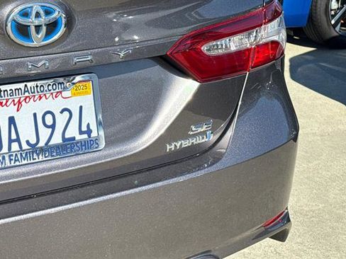 Used 2020 Toyota Camry SE image 29