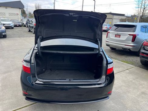 Used 2013 Lexus ES 300h w/ Luxury Pkg image 15