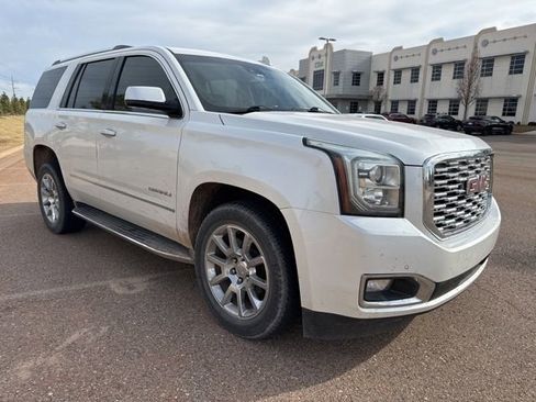 Used 2018 GMC Yukon Denali image 4