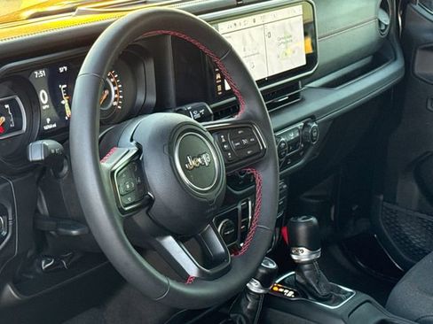 Used 2024 Jeep Wrangler Unlimited Rubicon w/ Convenience Group image 18