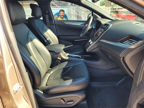 Used 2019 Lincoln MKC Premiere image 19