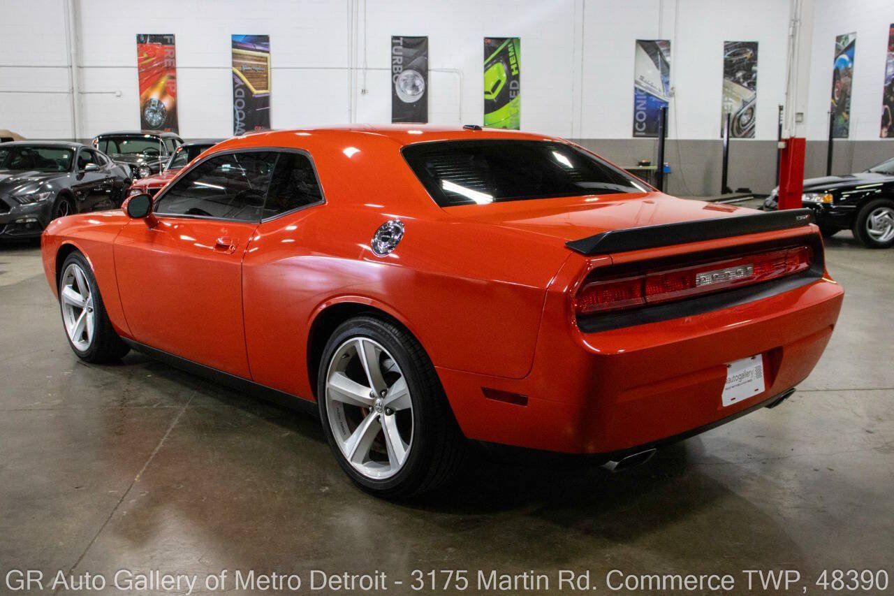 Used 2009 Dodge Challenger SRT8 w/ SRT Option Group II RWD image 4