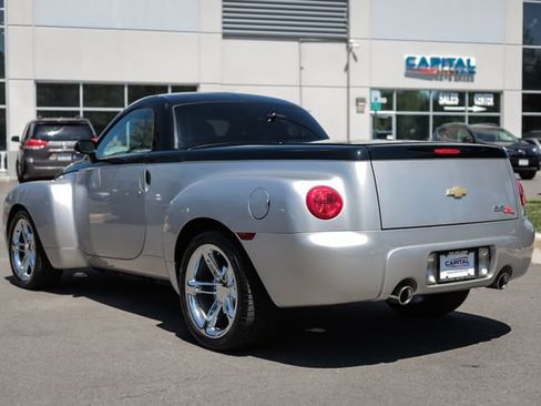 Used 2005 Chevrolet SSR w/ Preferred Equipment Group RWD image 14
