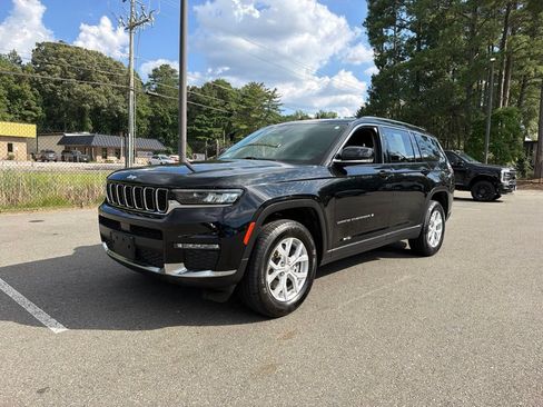Used 2023 Jeep Grand Cherokee L Limited AWD/4WD image 2