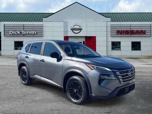 Used 2025 Nissan Rogue S image 1