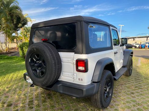 Used 2023 Jeep Wrangler Sport image 7