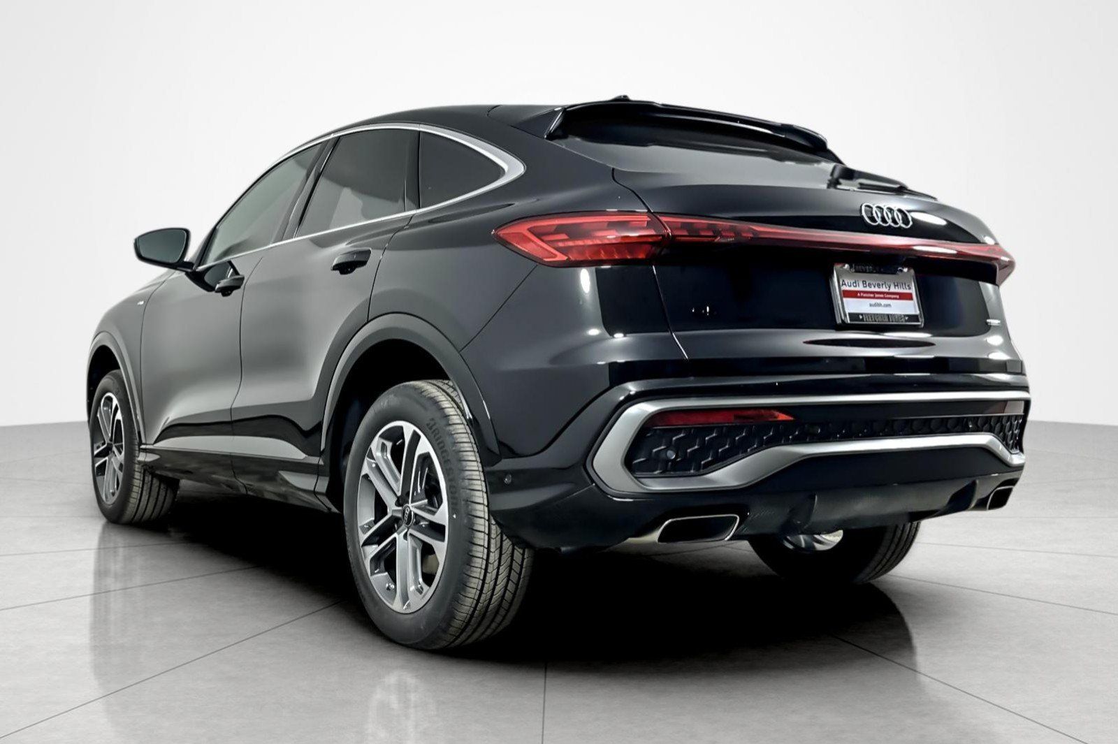 Used 2026 Audi Q5 Premium AWD/4WD image 3