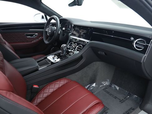 Used 2022 Bentley Continental GT V8 AWD/4WD image 16