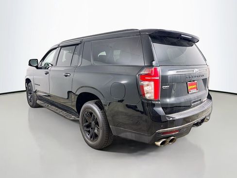 Used 2022 Chevrolet Suburban RST image 5