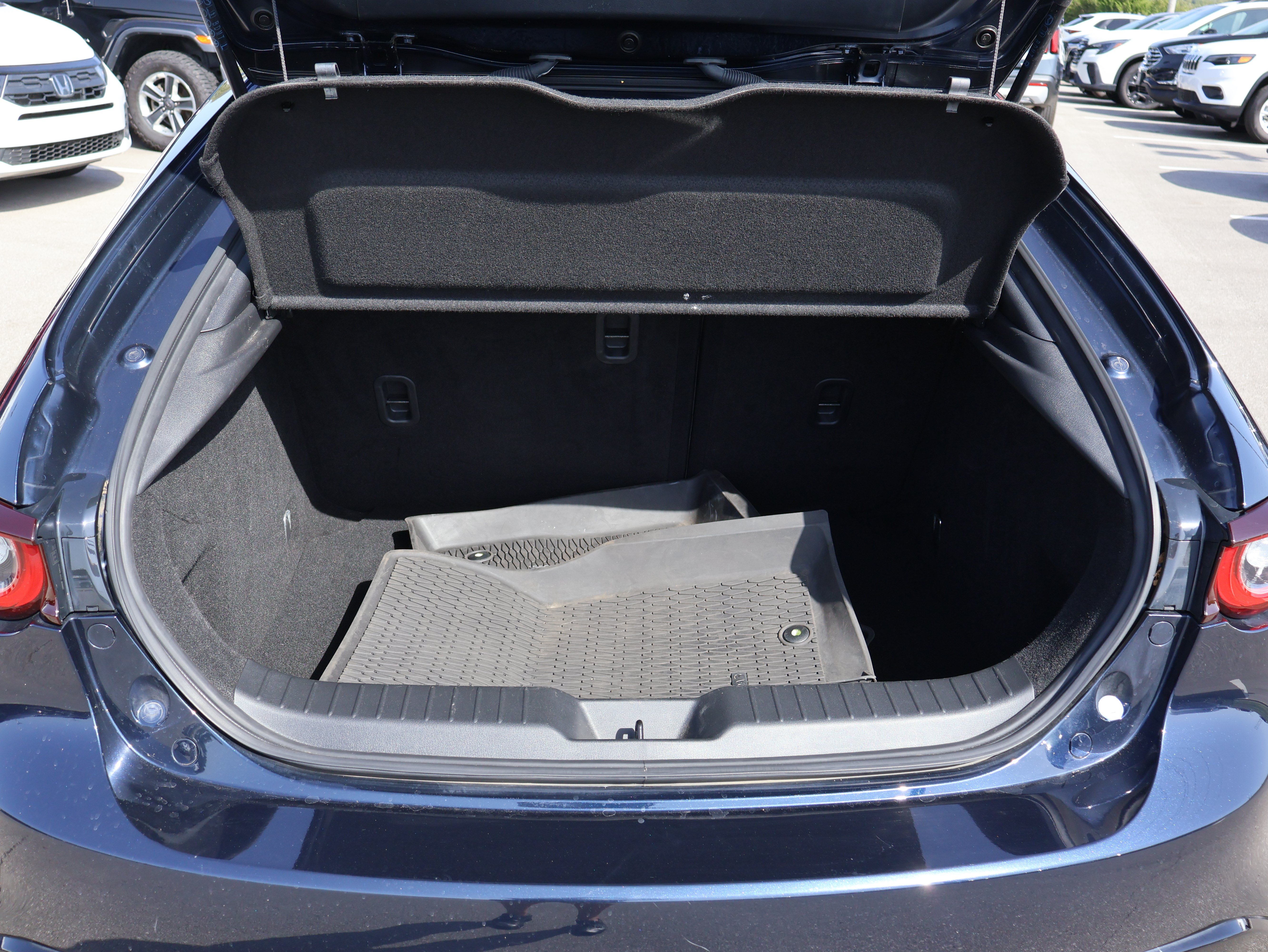 Used 2024 MAZDA MAZDA3 s FWD image 11