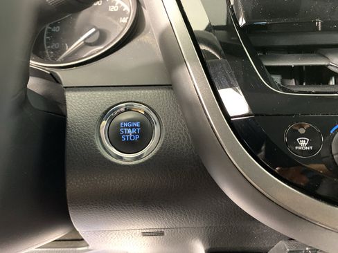 Used 2022 Toyota Camry SE w/ Convenience Package image 16