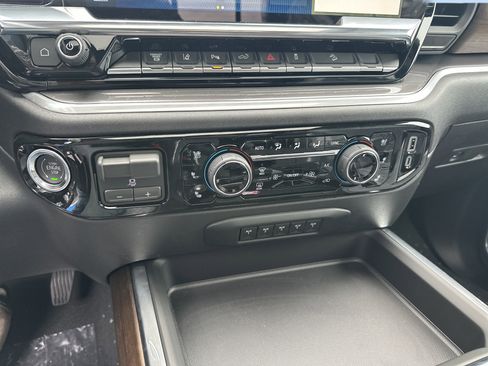 New 2026 Chevrolet Silverado 2500 High Country w/ High Country Premium Package AWD/4WD image 15