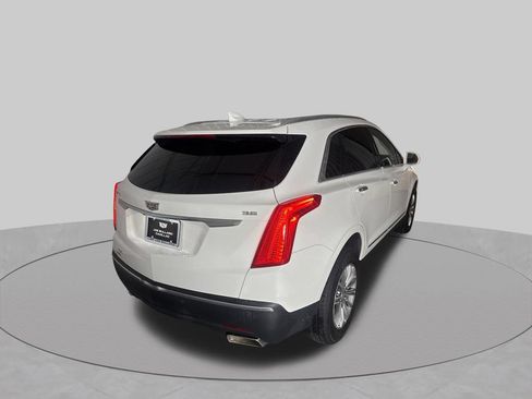 Used 2017 Cadillac XT5 Luxury FWD image 5