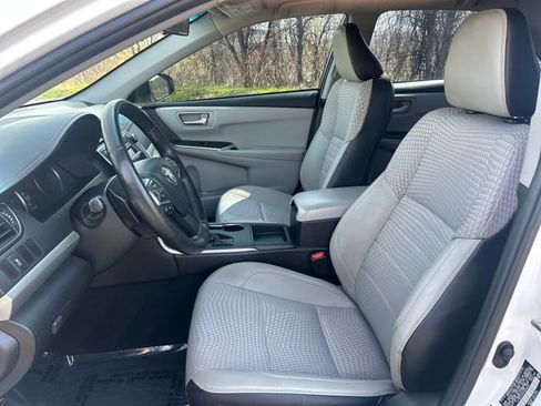 Used 2015 Toyota Camry SE image 9