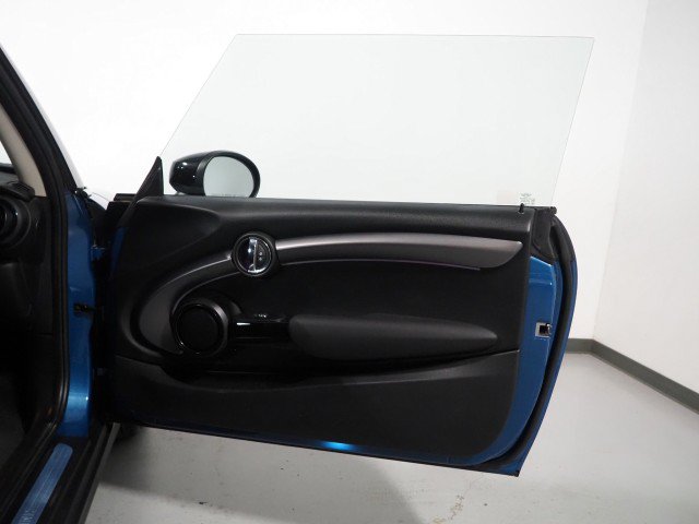 Used 2024 MINI Cooper 2-Door Hardtop FWD image 48