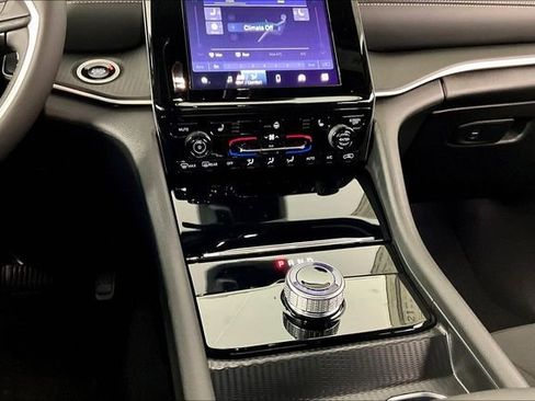 New 2025 Jeep Grand Cherokee L Laredo w/ Luxury Tech Group I image 7