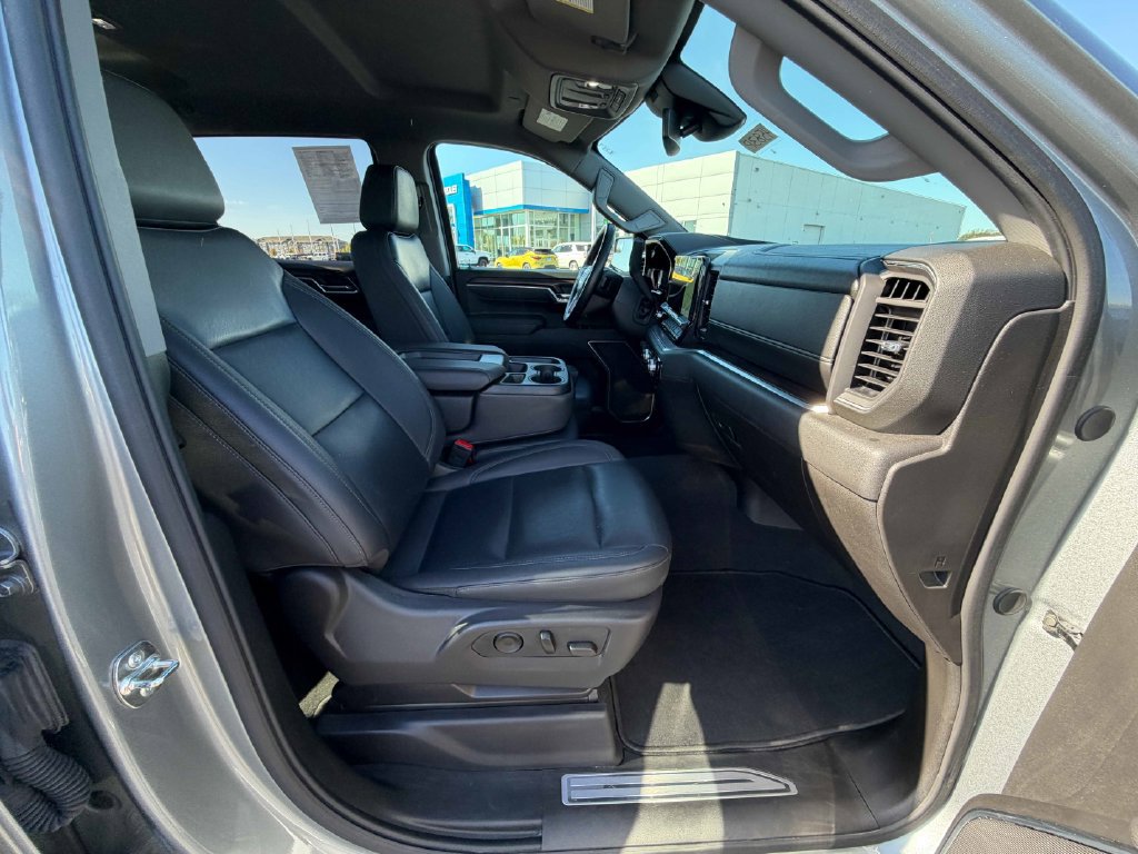 Used 2025 GMC Sierra 1500 SLT AWD/4WD image 24