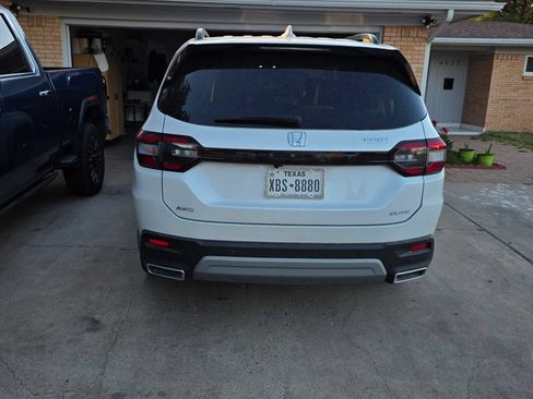 Used 2025 Honda Pilot Elite image 5
