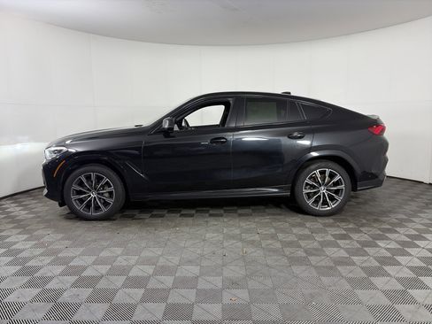Used 2021 BMW X6 xDrive40i w/ M Sport Package image 12