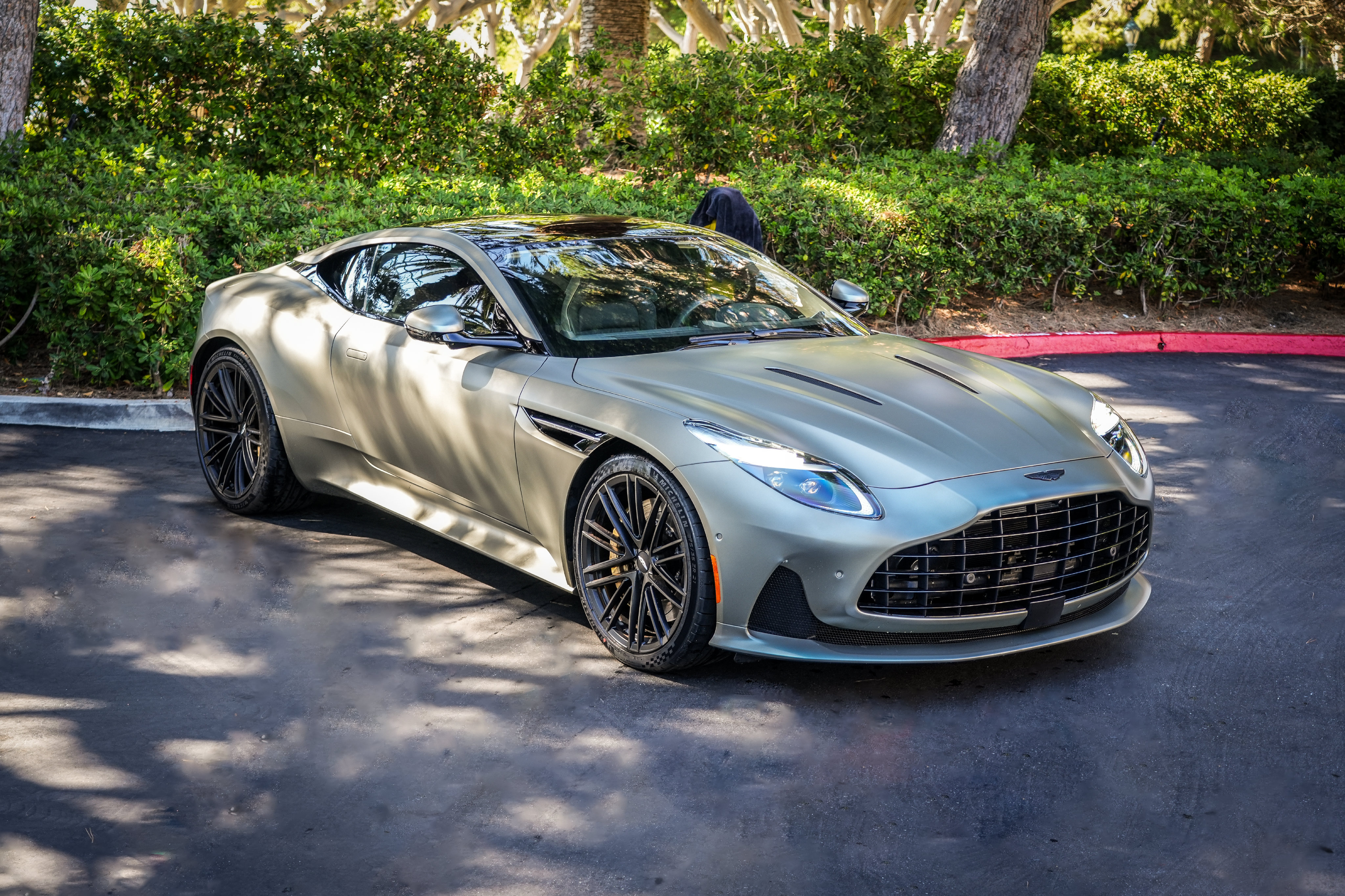 Used 2024 Aston Martin DB12 Coupe RWD image 1