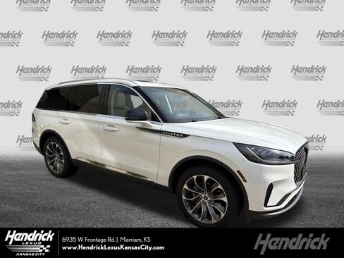 Used 2025 Lincoln Aviator Reserve AWD/4WD image 1