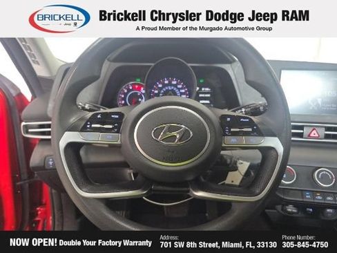 Used 2023 Hyundai Elantra SE FWD image 11