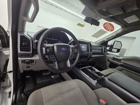 Used 2019 Ford F250 XLT w/ XLT Premium Package image 15