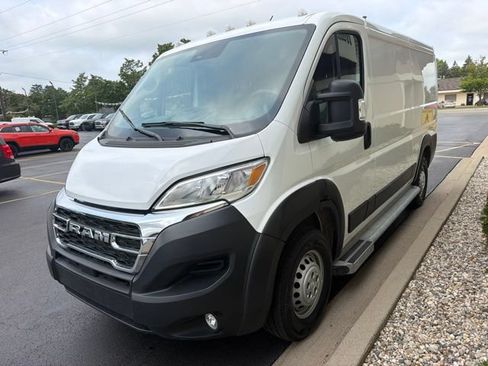 Used 2025 RAM ProMaster 2500 w/ U-Haul Equipment Group FWD image 11