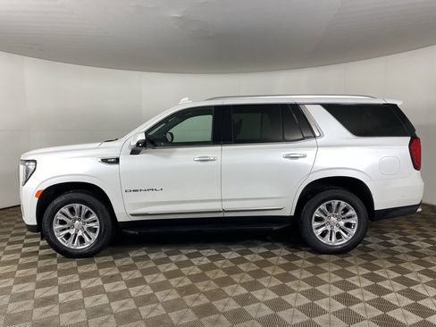 Used 2024 GMC Yukon Denali w/ Advanced Technology Package image 4