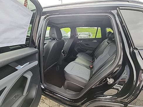 New 2026 Volkswagen Tiguan SE R-Line AWD/4WD image 6