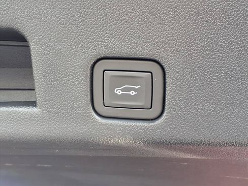 Used 2026 Chevrolet Traverse RS FWD image 29