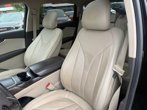 Used 2017 Lincoln MKX Reserve w/ Lincoln MKX Climate Package AWD/4WD image 16