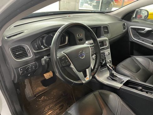 Used 2017 Volvo S60 T5 Dynamic w/ Vision Package image 16