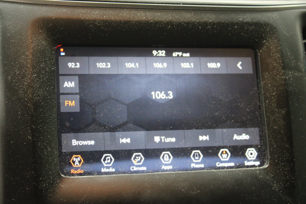 Used 2020 Jeep Cherokee Latitude FWD image 21