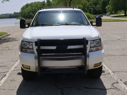 Used 2012 Chevrolet Avalanche LT w/ Suspension Package, Off-Road AWD/4WD image 2