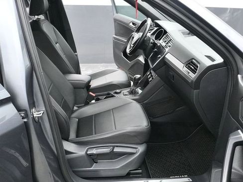 Used 2021 Volkswagen Tiguan SE R-Line image 10