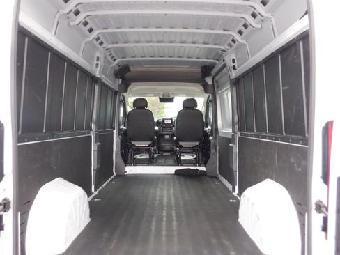 Used 2023 RAM ProMaster 2500 FWD image 5