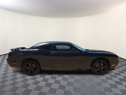Used 2013 Dodge Challenger SXT image 5