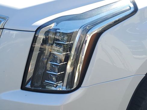 Used 2018 Cadillac Escalade Platinum image 9
